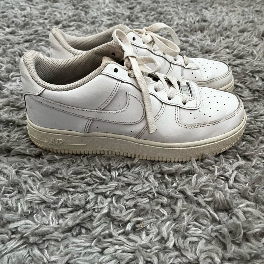 Nike White Air Force size 5.5Y or 7 womens
